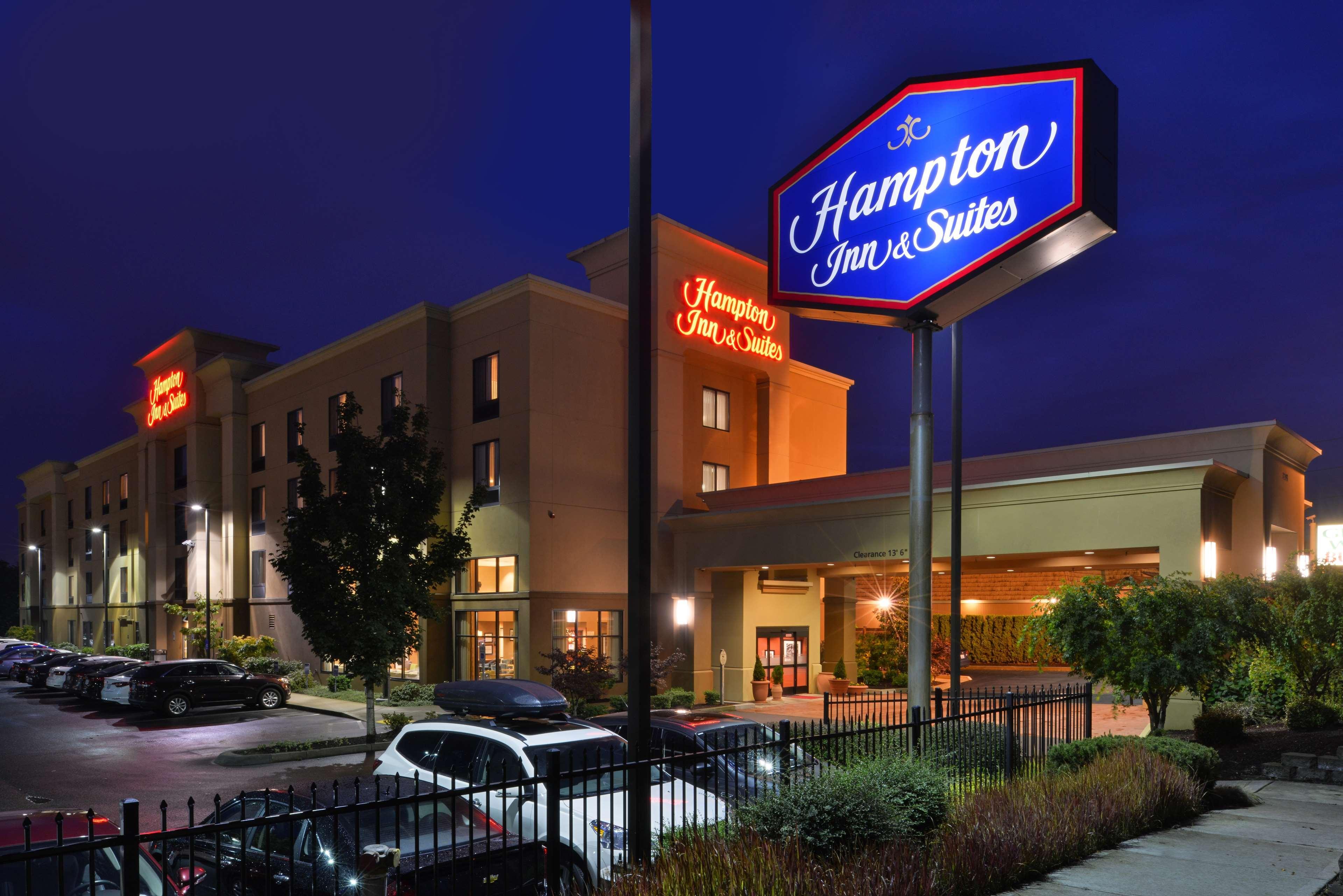 Hampton Inn & Suites Tacoma Exterior photo