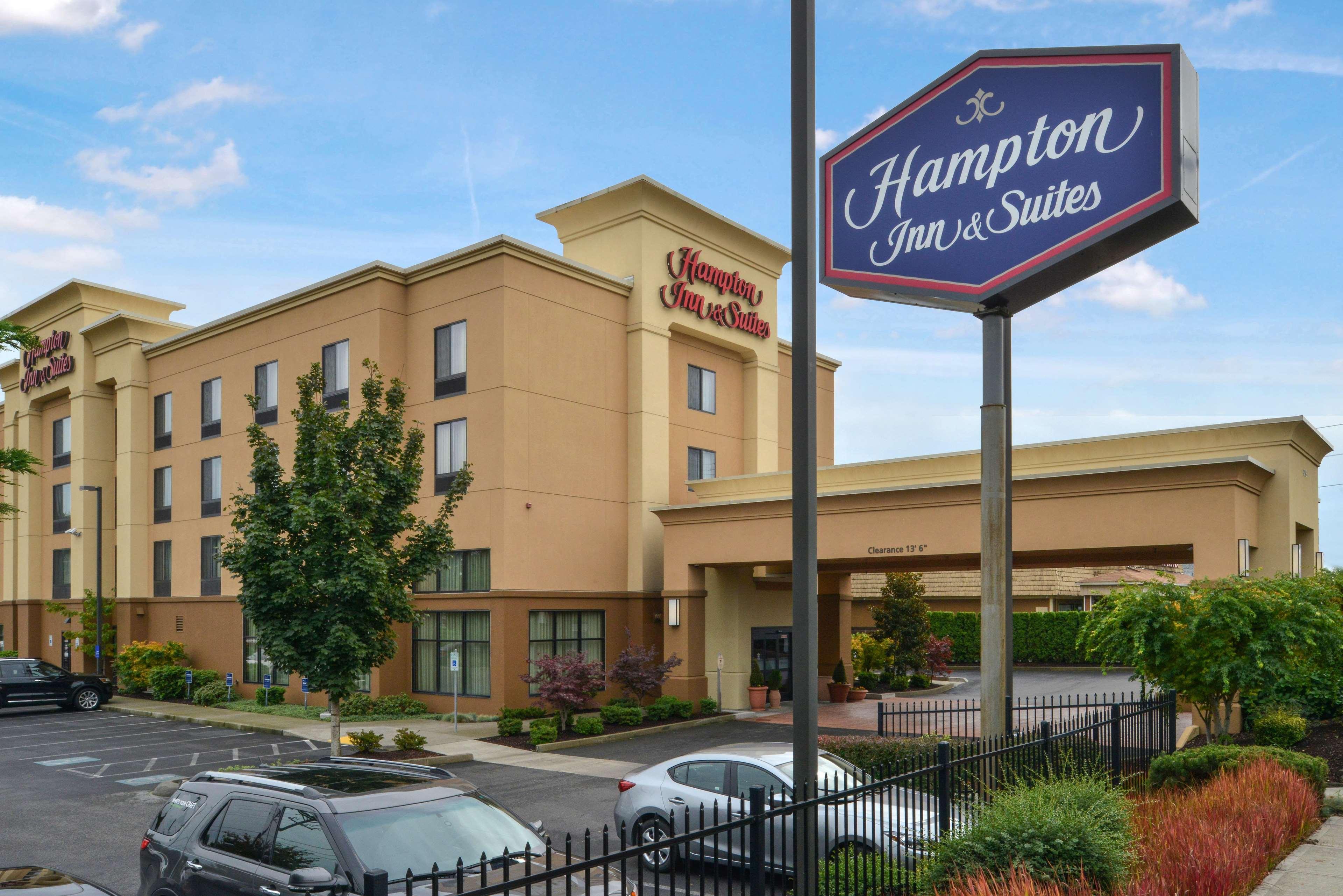 Hampton Inn & Suites Tacoma Exterior photo