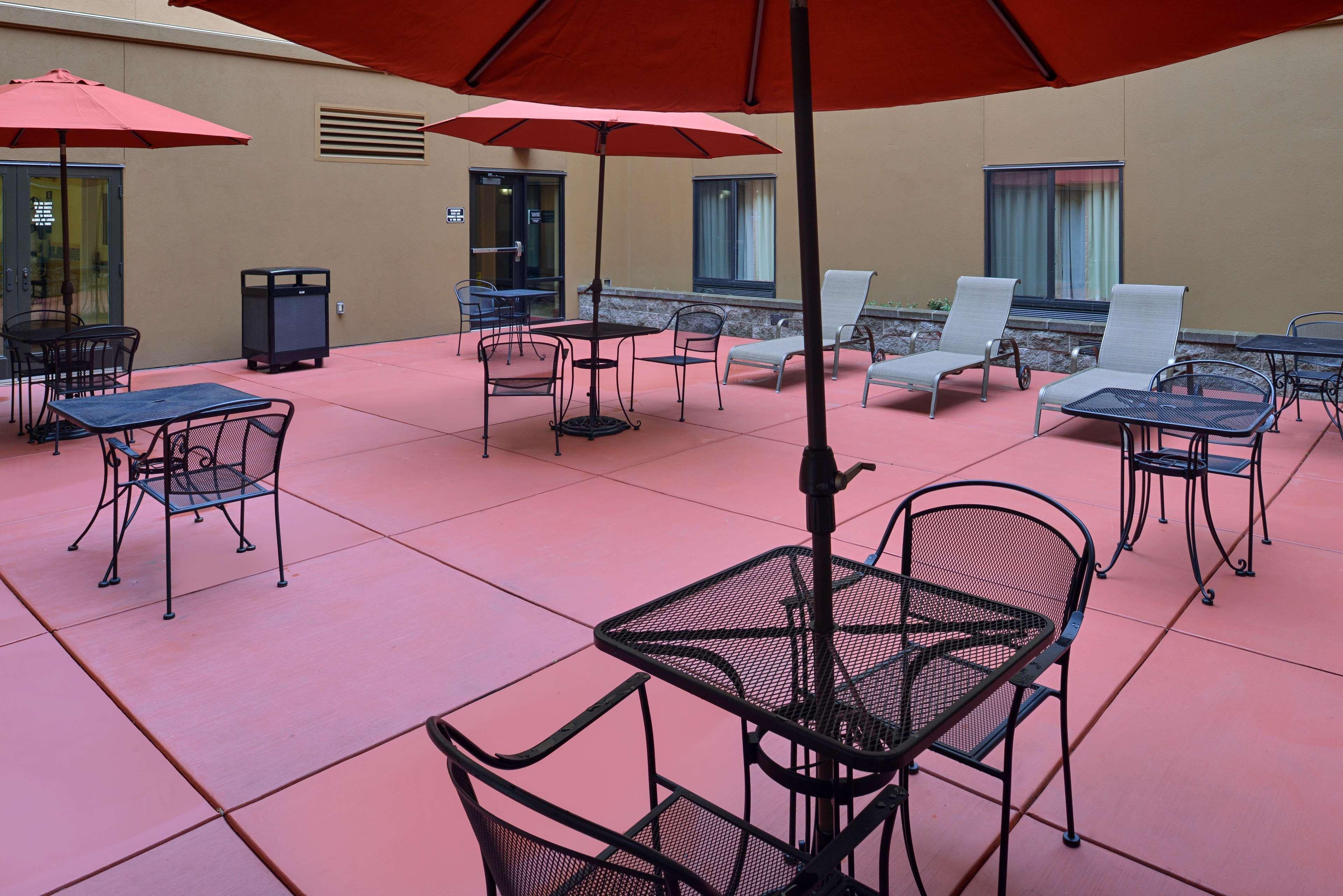 Hampton Inn & Suites Tacoma Exterior photo